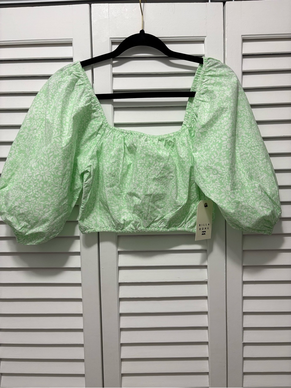 Billabong Light Green Puff Sleeve Crop Top